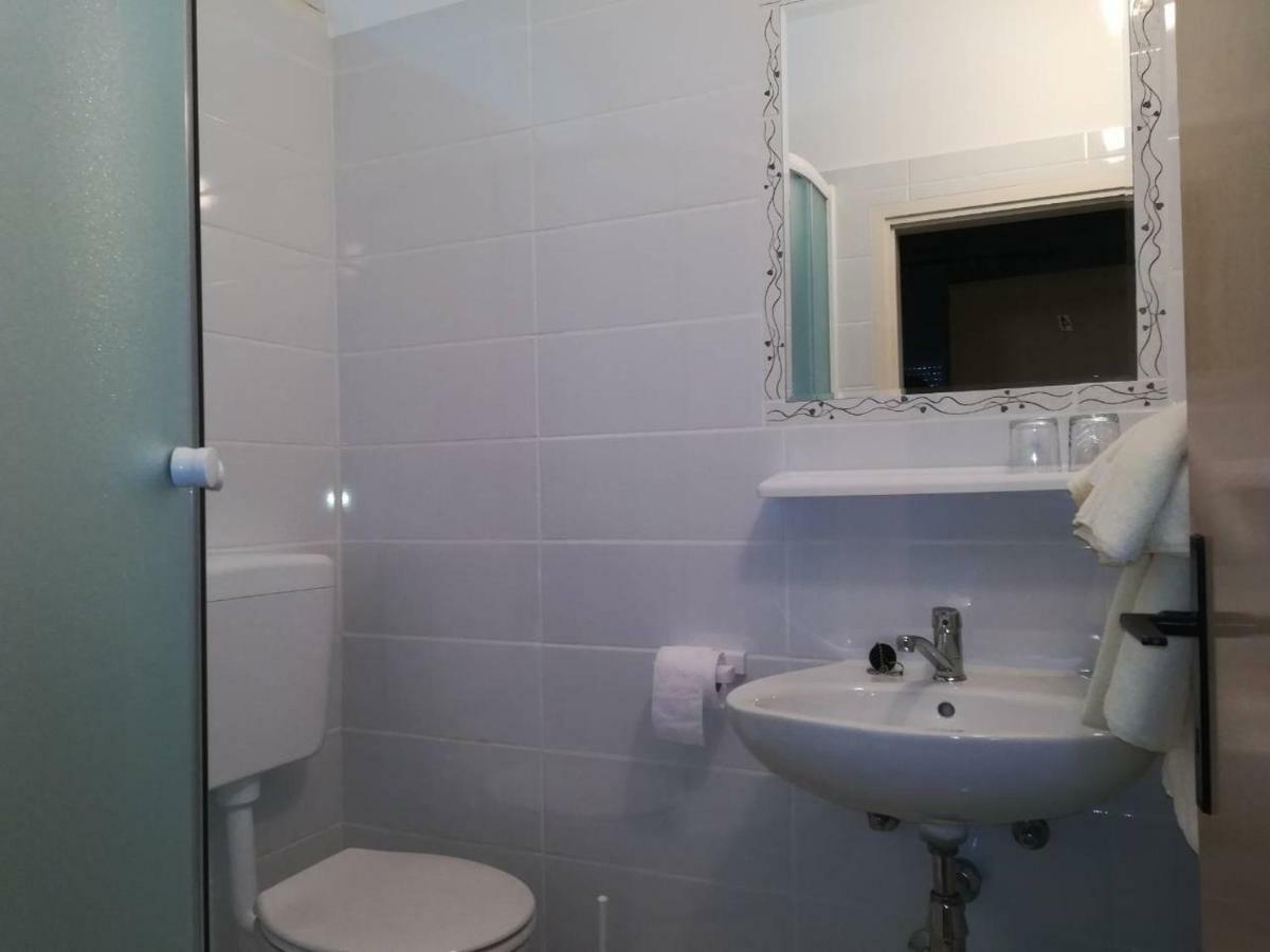 Violet Appartement Banjol Buitenkant foto